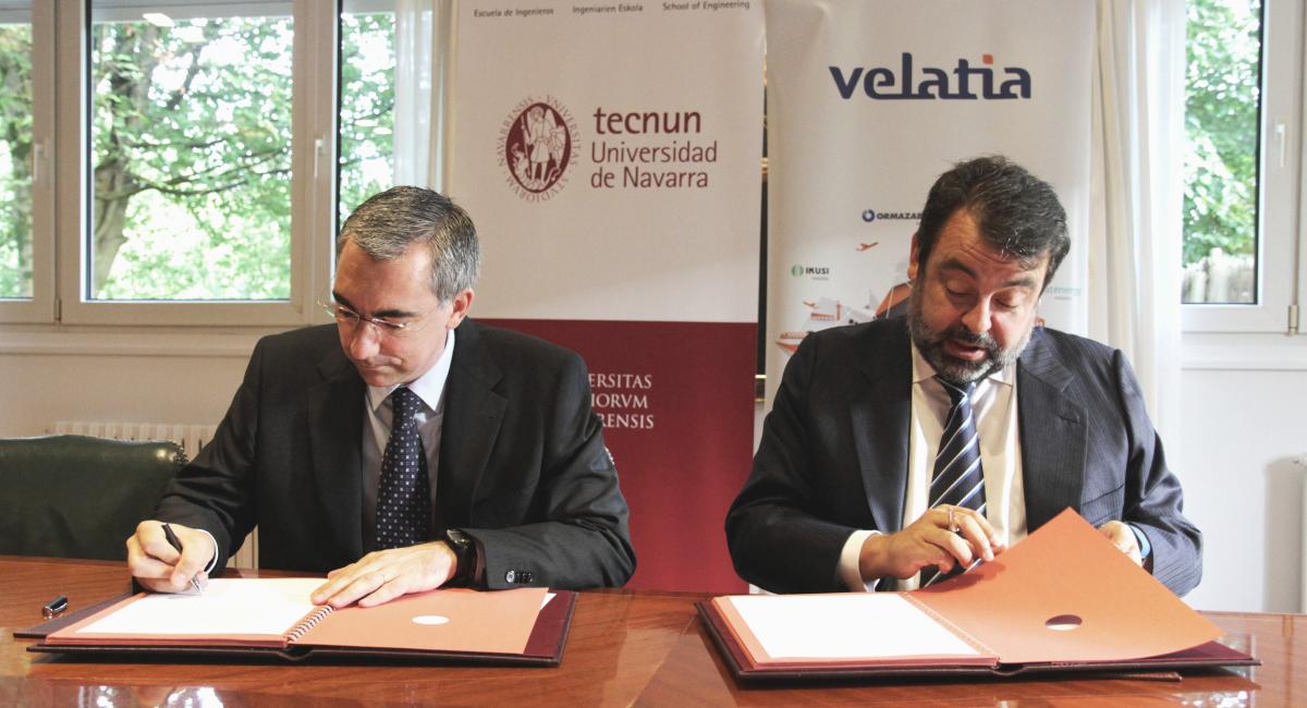 Velatia y Tecnun ponen en marcha un  plan para reforzar la  formación dual de los  ingenieros